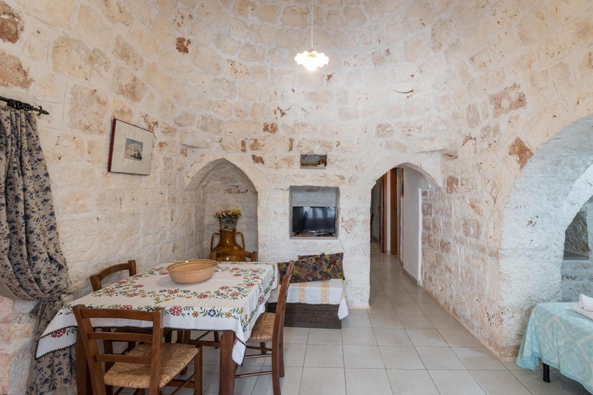 Trullo L'ulivo * Ostuni